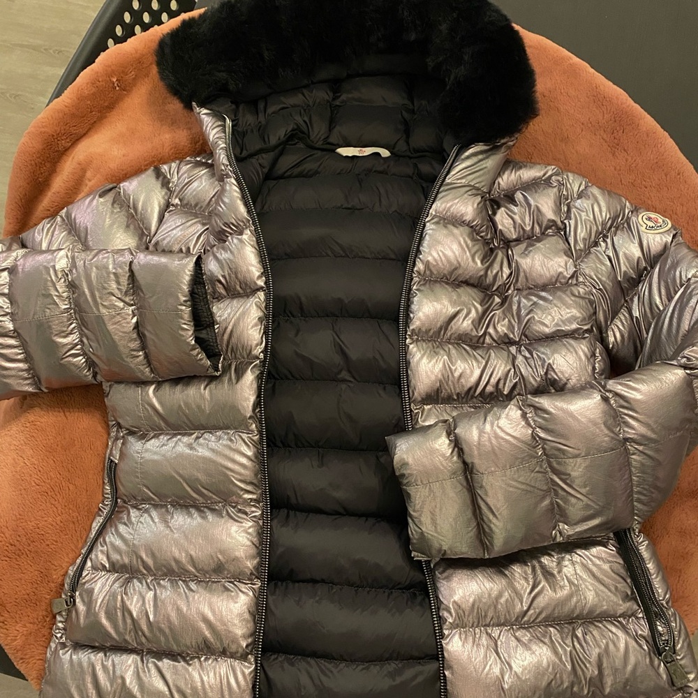Montcler Laiche Short Parka Metallic Silver•Fur Hood•DIST Down•RFID•Size 2
